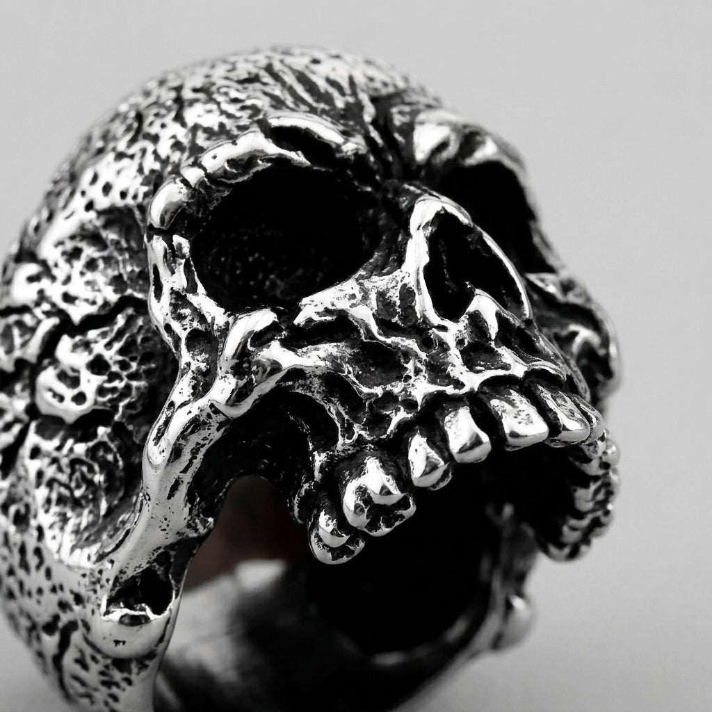 Verwitterter Krieger-Totenkopfring