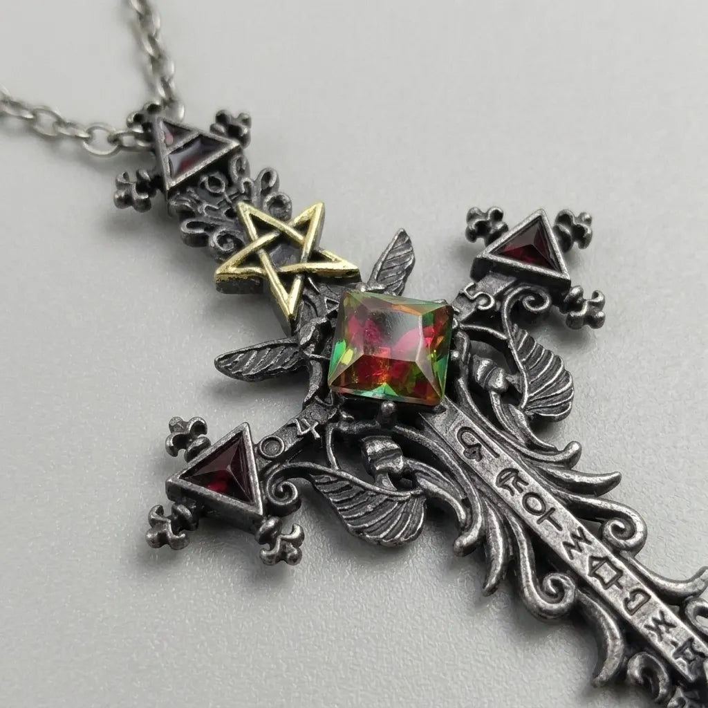 Dunkles-Ritual-Pentagramm-Kristall-Kreuz-Halskette