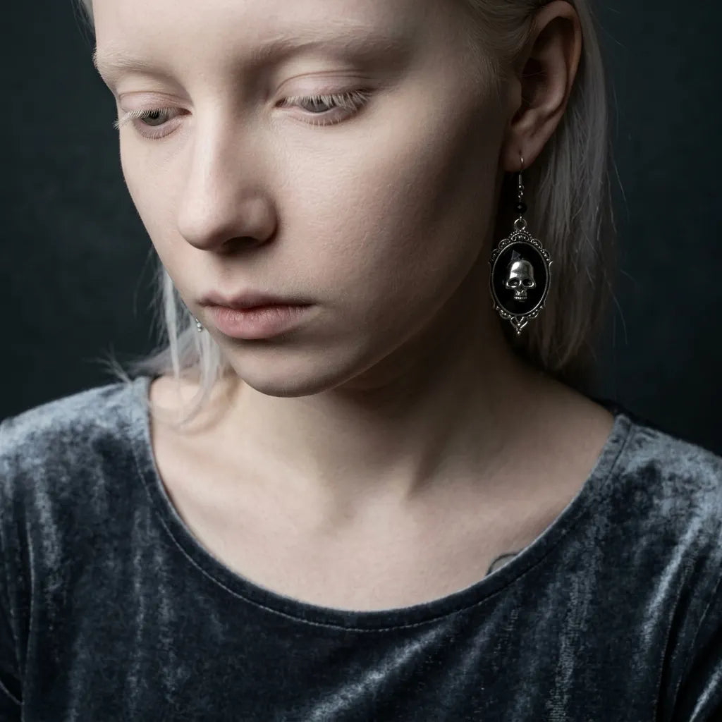 Totengräber-Totenkopf-Ohrringe