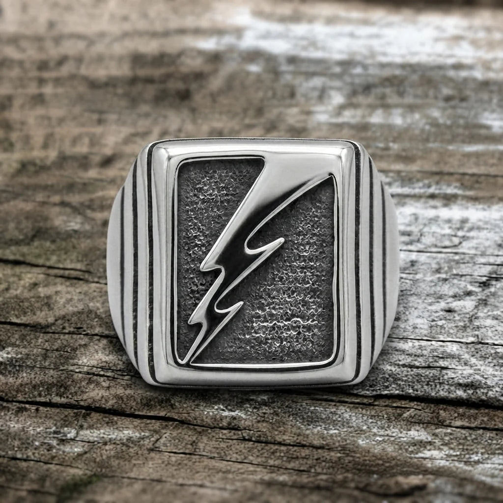 Kräftiger-Blitz-Statement-Ring