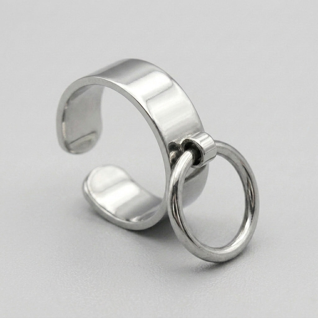 Moderner minimalistischer Goth-Ring