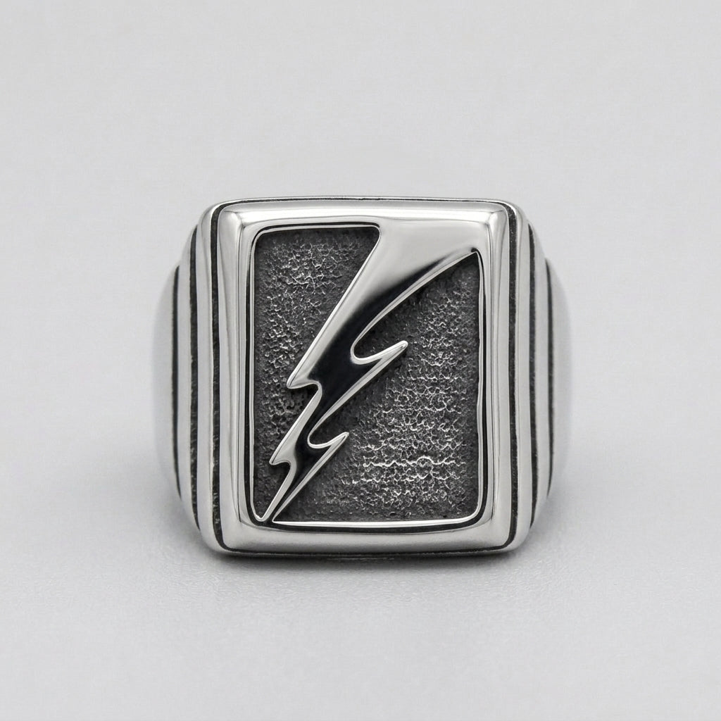 Kräftiger-Blitz-Statement-Ring