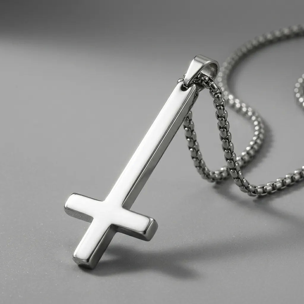 Kopfüber-Kreuz-Halskette
