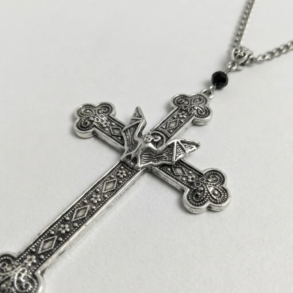 Gothic-Fledermaus-Filigran-Kreuz-Anhänger-Halskette