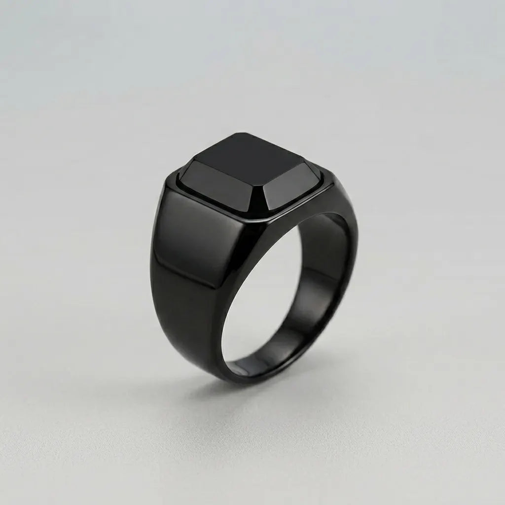 Matt-schwarzer Kissenstein-Ring