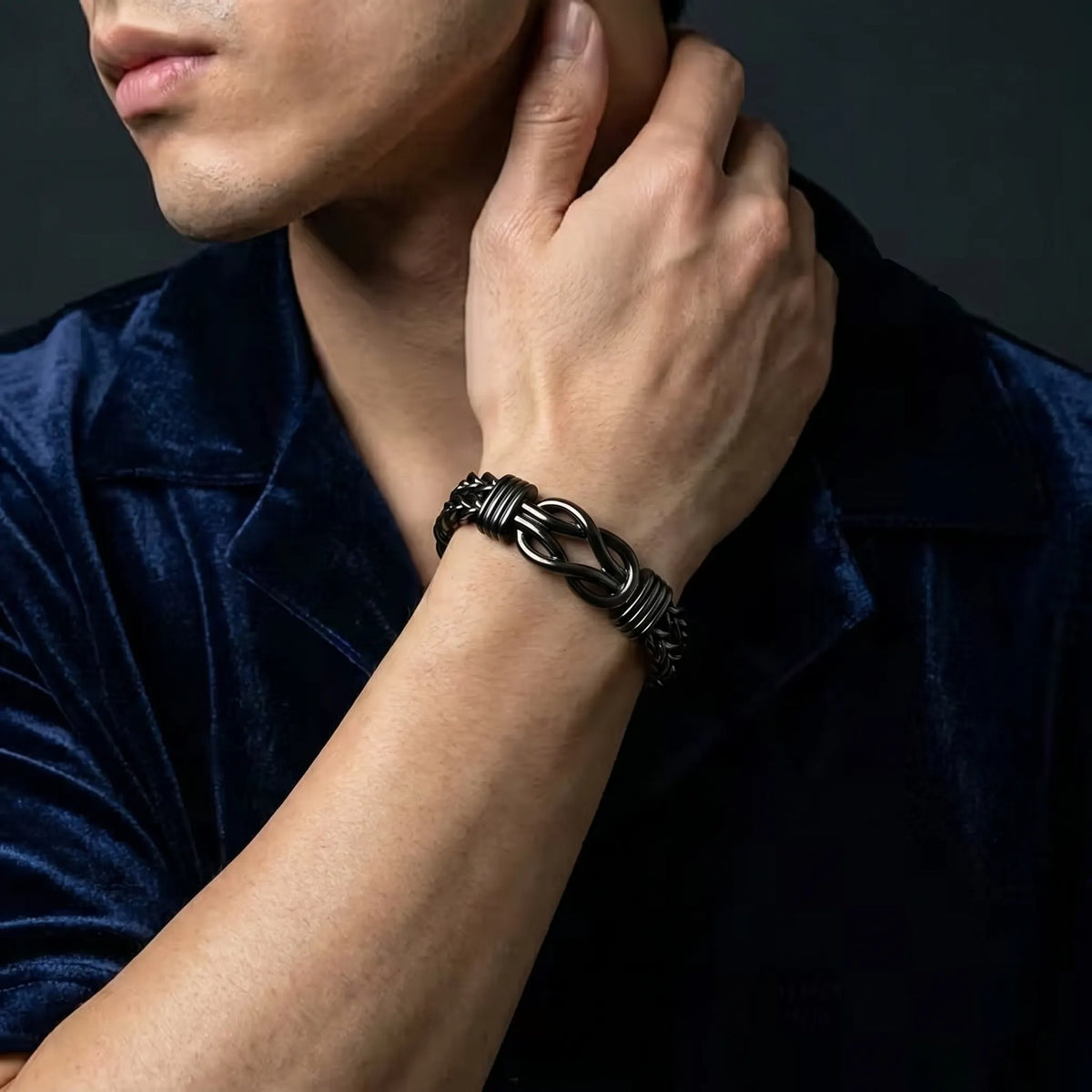 Schwarzes Edelstahl Unendlichkeitsknoten Kubaner-Gliederarmband