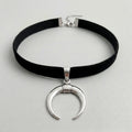 Dunkler-Mond-Horn-Choker-Halskette