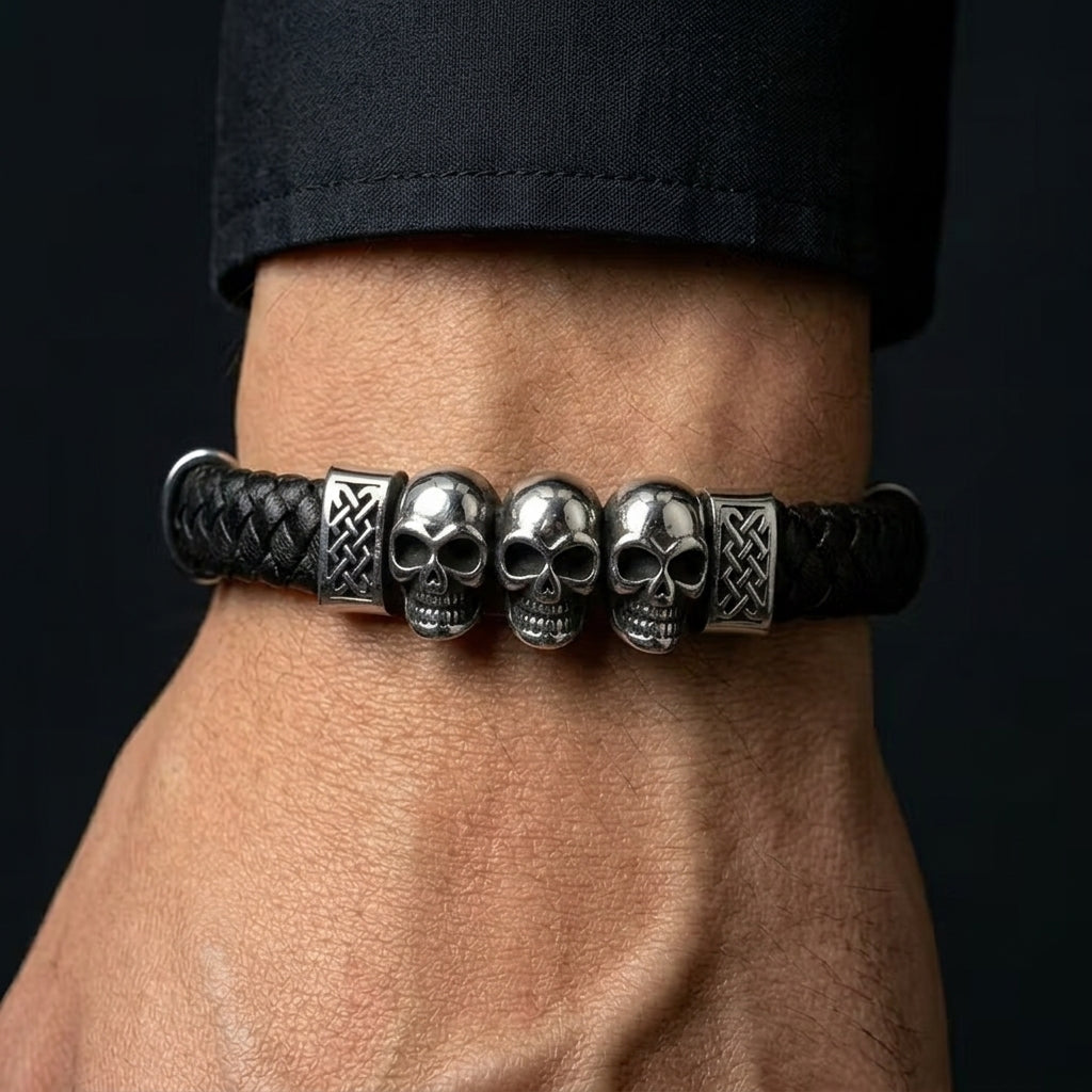 Drei-Totenkopf keltischer Knoten schwarzes Lederarmband