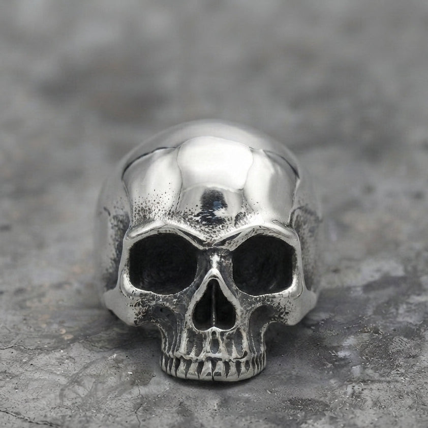 Klassischer-Halbkiefer-Totenkopf breiter Bandring