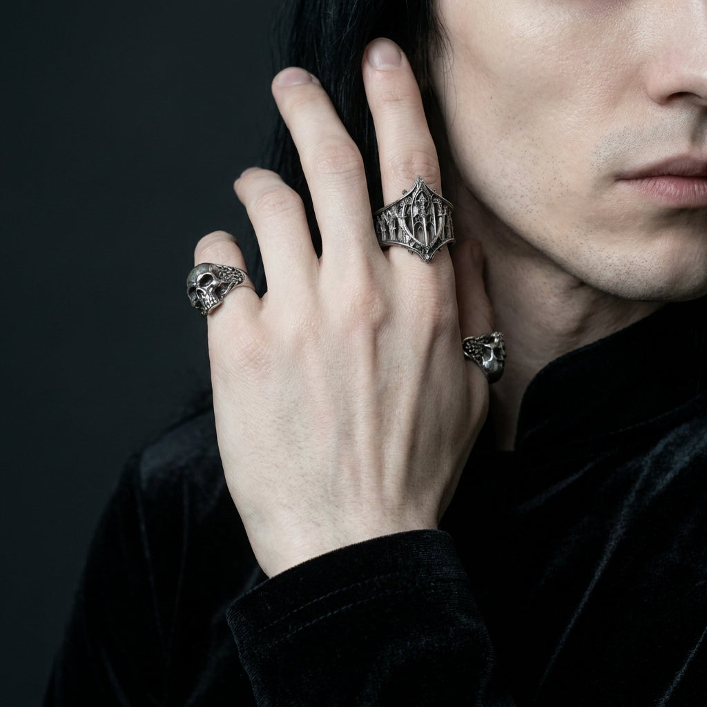 Gothic gewölbtes Filigran, oxidierter silberner Statement-Ring