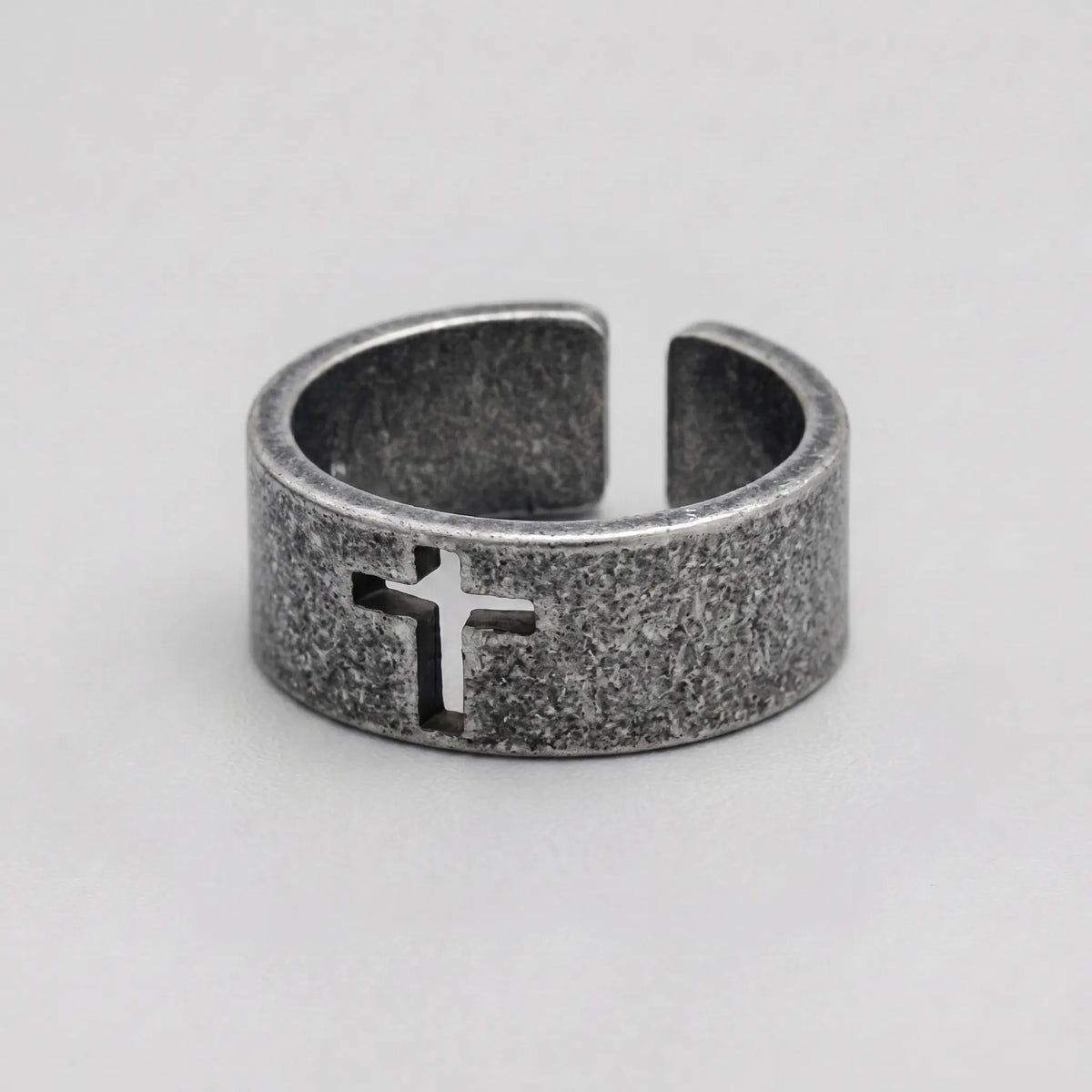 Schatten-Kreuz-Ausschnitt offener Bandring