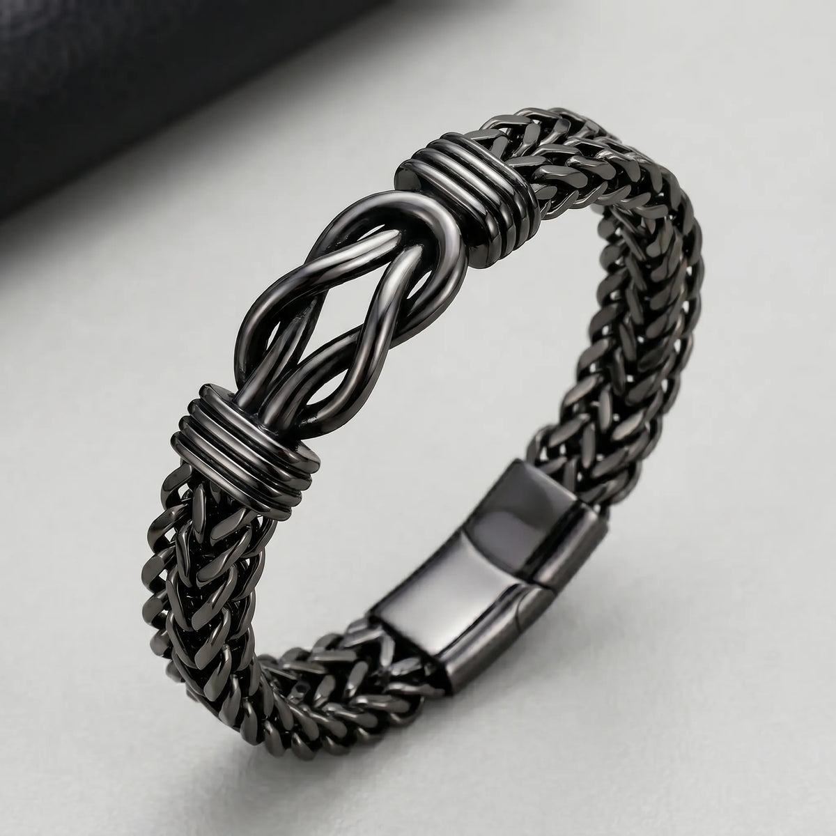 Schwarzes Edelstahl Unendlichkeitsknoten Kubaner-Gliederarmband