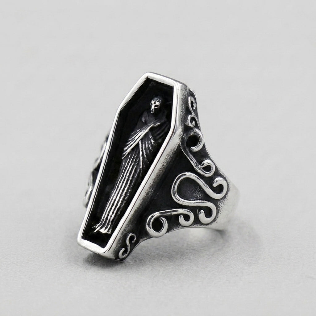 Sarg-Ring mit Skelettfigur und Schriftrollen-Filigran