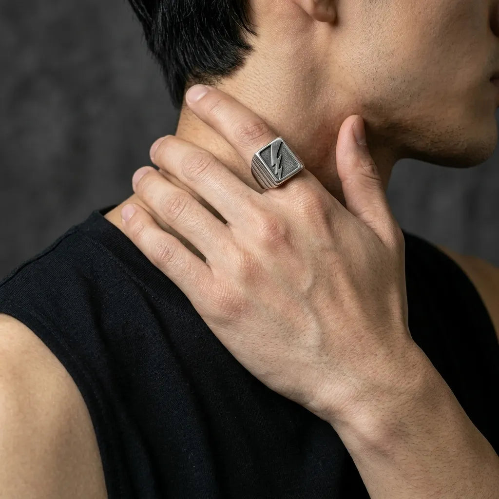 Kräftiger-Blitz-Statement-Ring