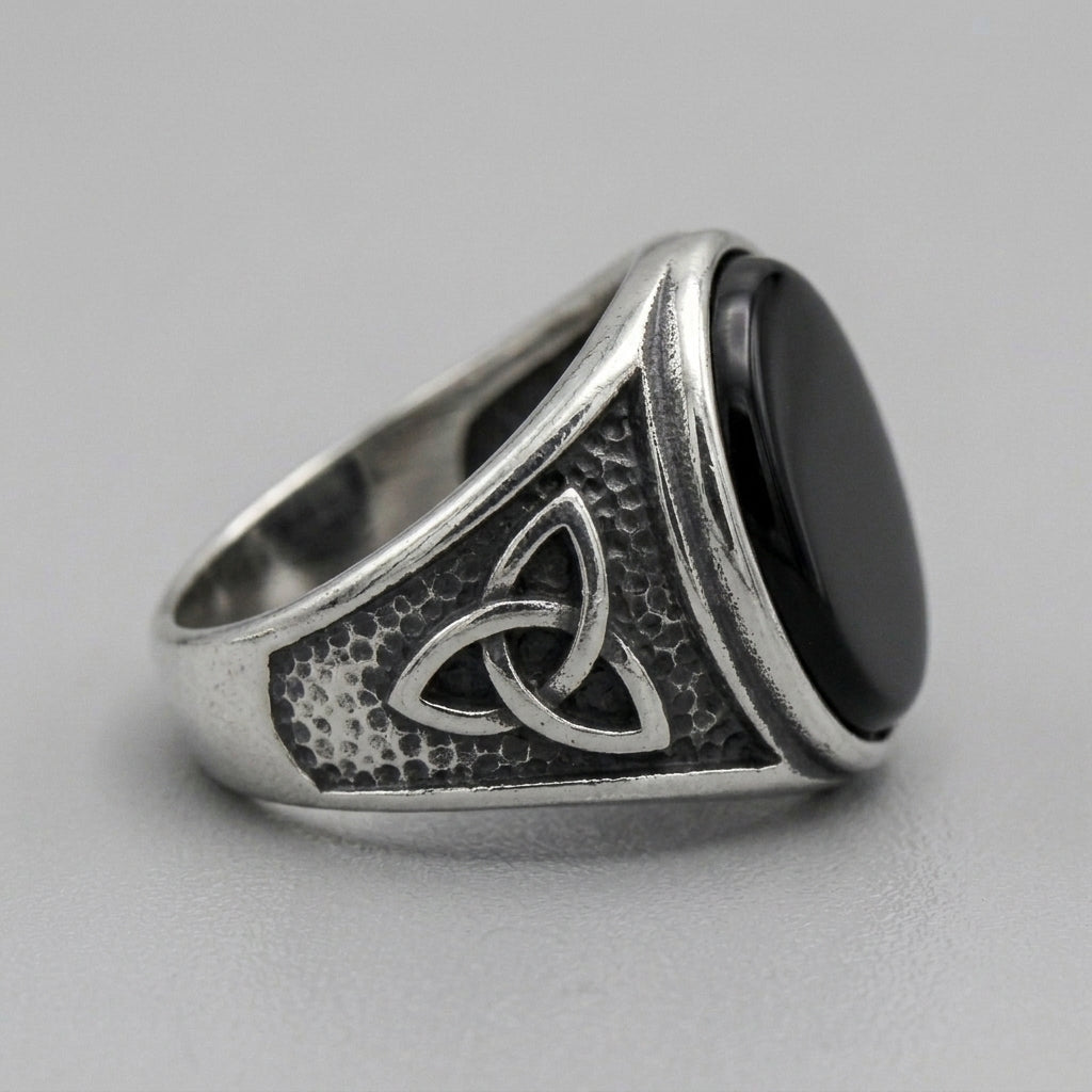 Schwarzer-Onyx keltische Triquetra ovaler Ring