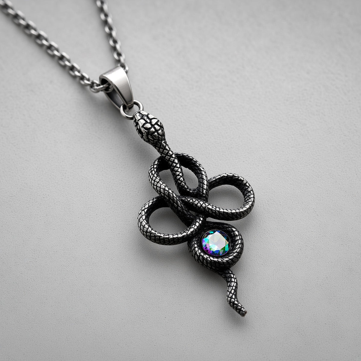 Schlangenknoten-Edelstein-Halskette