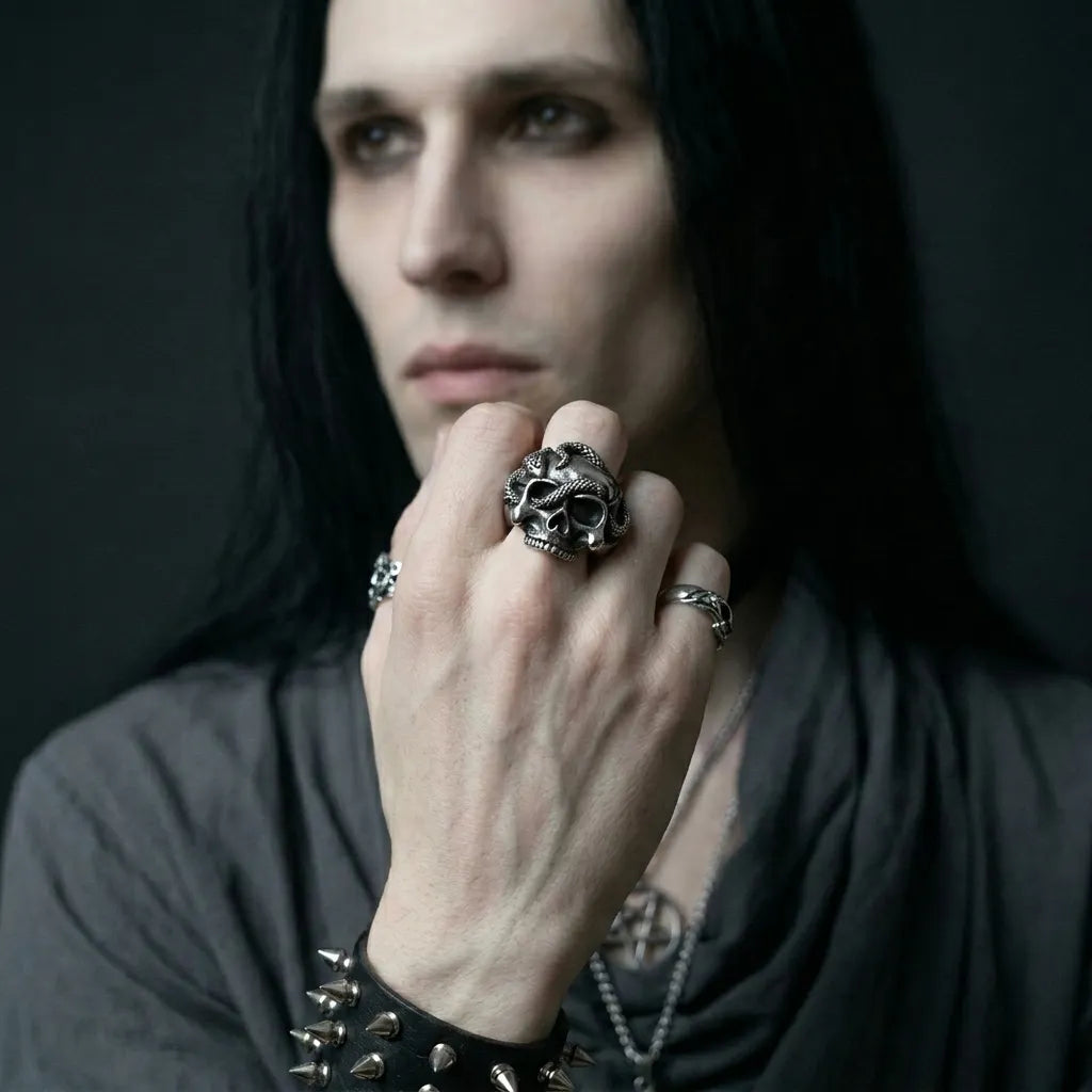 Totenkopf-des-Schlangengottes-Ring