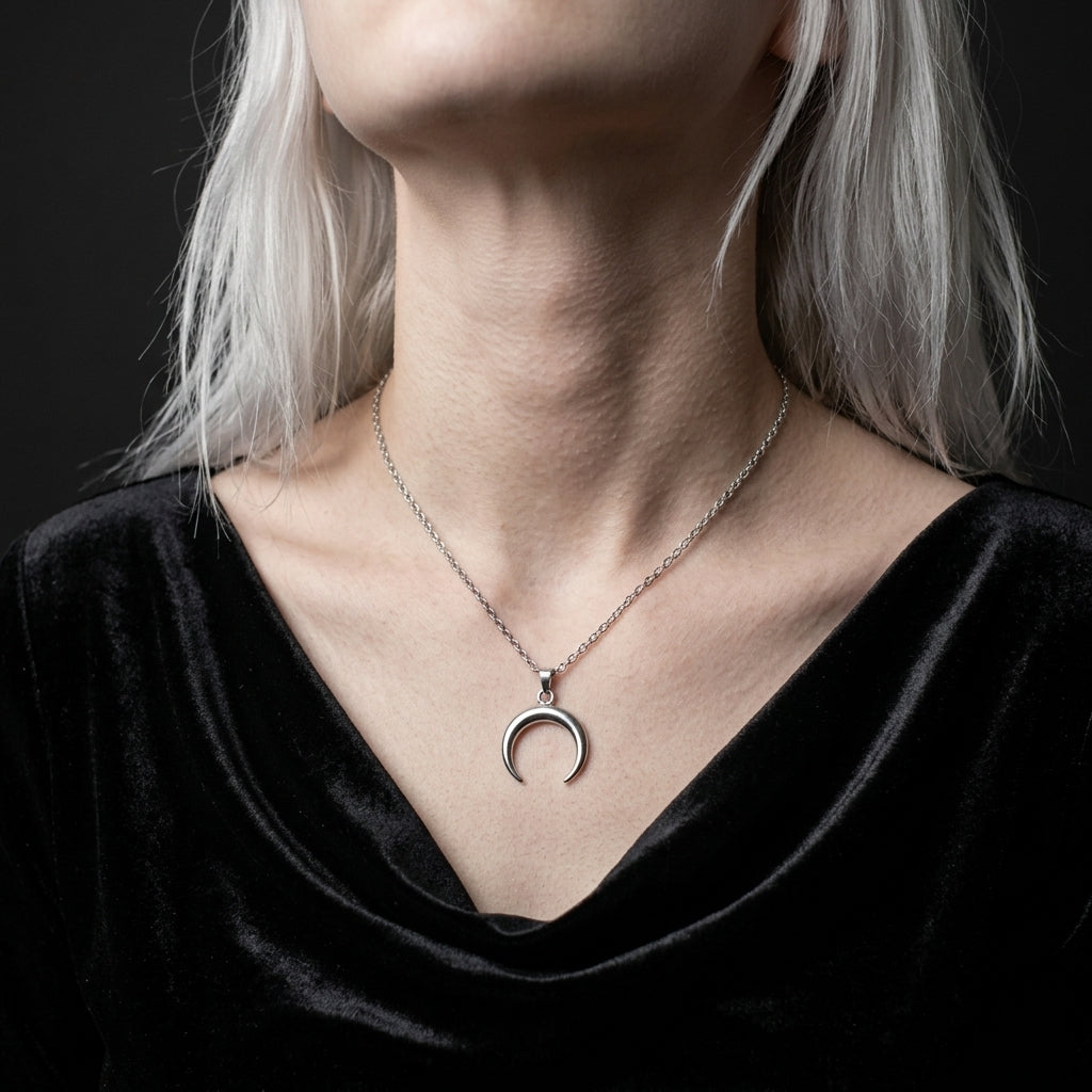 Lunaris-Halbmond-Horn-Halskette
