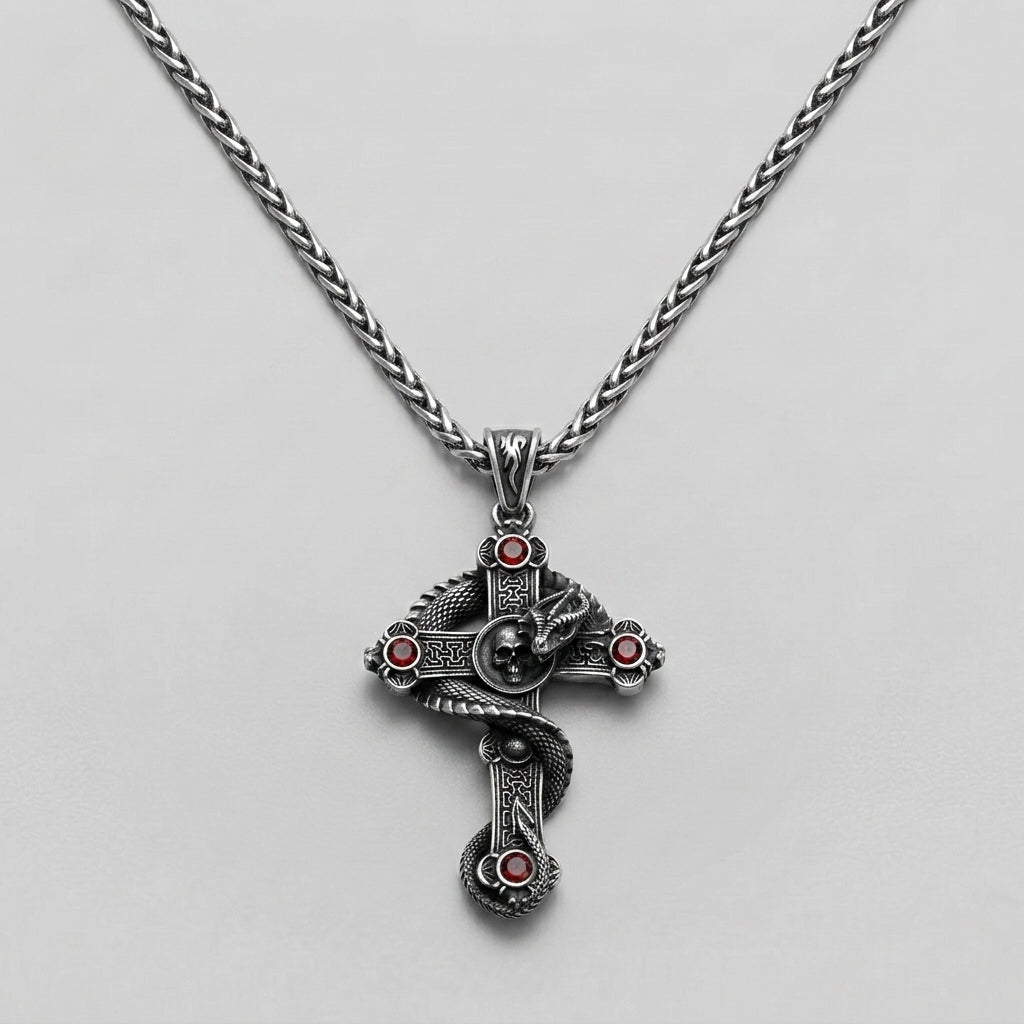 Schlangen- und Totenkopf-Kreuz-Halskette mit roten Edelsteinen