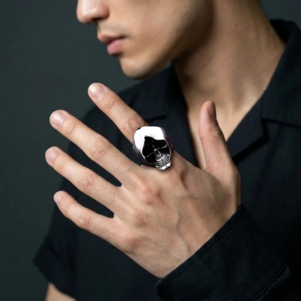 Totenkopfring im Vintage-Stil