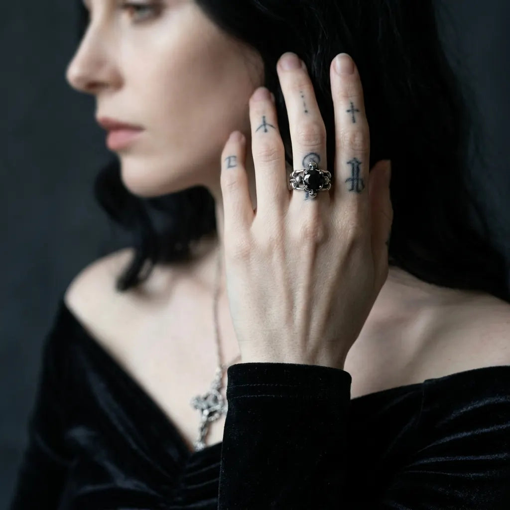 Zwillings-Skelett-Umarmung schwarzer Edelstein Ring