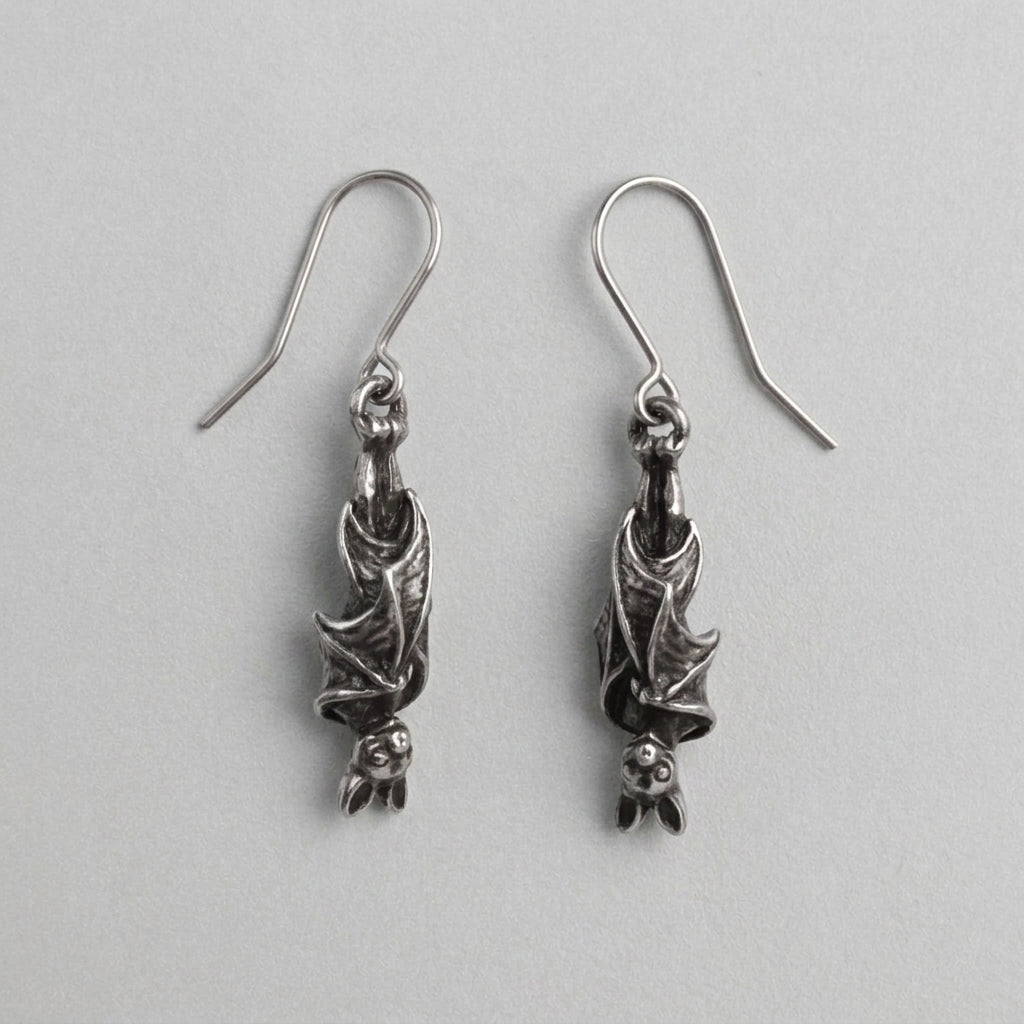 Die kopfüber-Fledermaus-Ohrringe