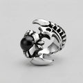 Drachenklauen-Ring mit schwarzer Onyxkugel