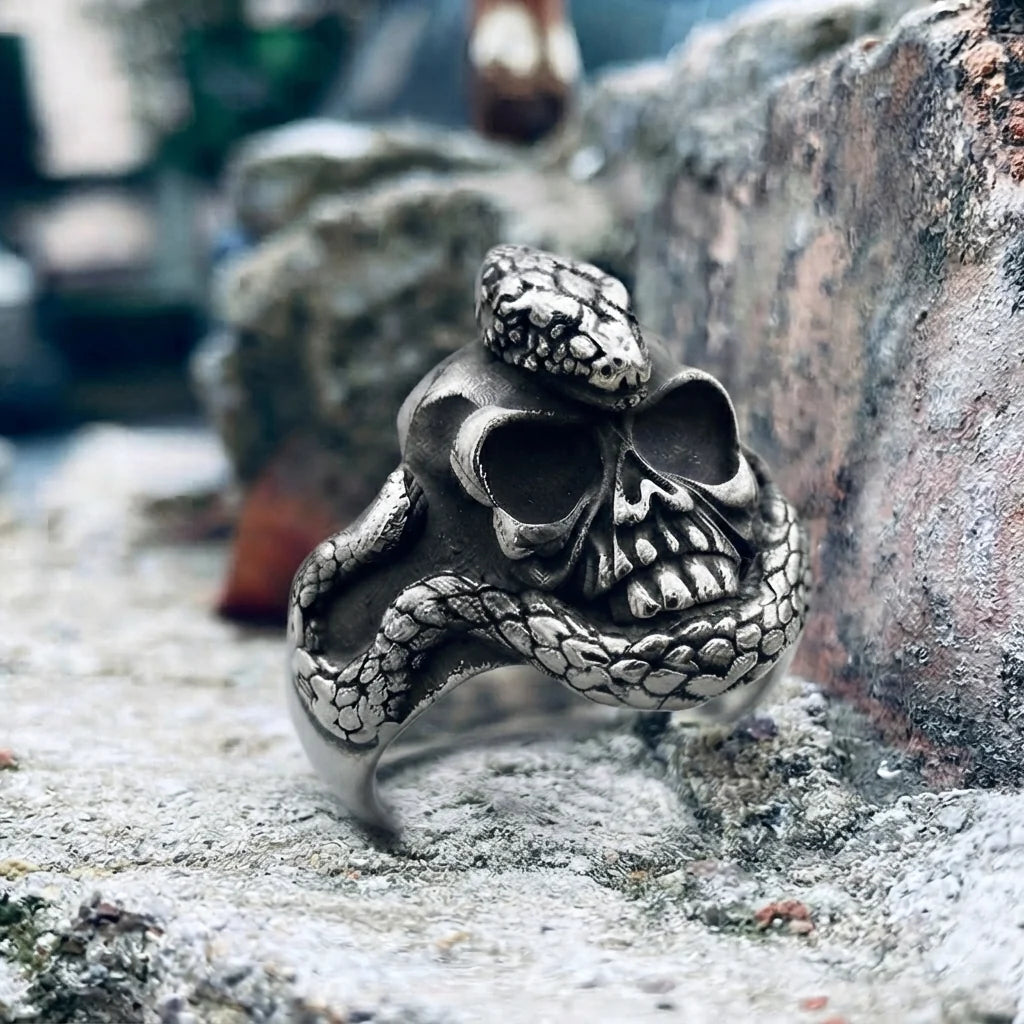Schlangen- und Totenkopfring